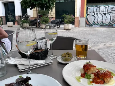 ALCÁZAR ANDALUSÍ TAPAS - Tapas in Seville