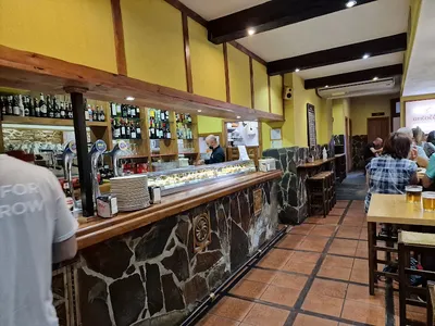 Antollos pinchos e viños - Tapas in Santiago de Compostela