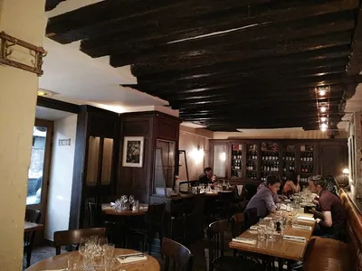 Au Bougnat - Francesa in Paris