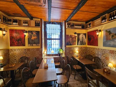 Bodeguita la parihuela - Mariscos in Seville