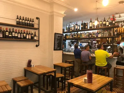Casa Rafael vinos y tapas - Tapas in Cadiz
