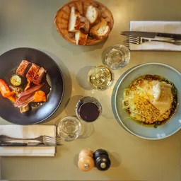 Cinq Mains - Francesa