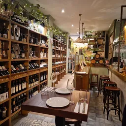 Descorche Málaga D.O.C. - Tapas