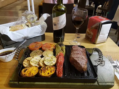 El Farolito Restaurante Asador y Parrilla Argentina en Málaga - Argentina in Malaga