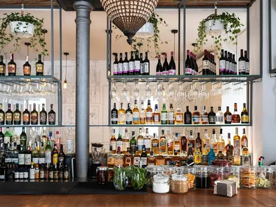 Entre Santos Cocktail Bar & Food - Tapas in Madrid