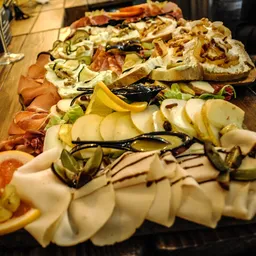 Fuorinorma - Delicatessen