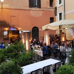 Iari The Vino - Restaurante