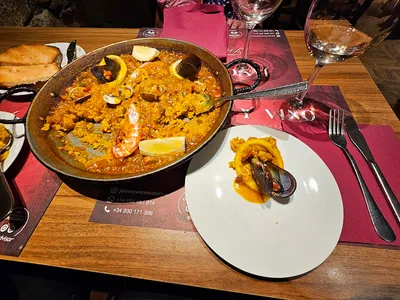 Jamón y Vino - Española in Barcelona