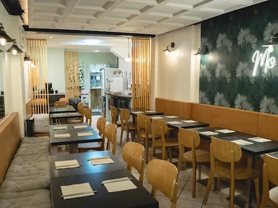 Joon - Nepalesa in Paris