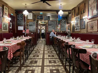 La Tour Montlhéry - Chez Denise - Francesa in Paris