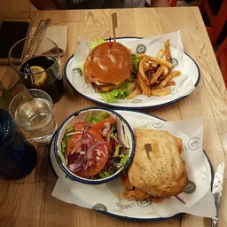 Lamudita Burger Studio - Americana