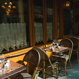 Le Petit Pontoise - Francesa