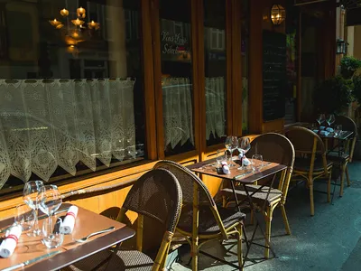 Le Petit Pontoise - Francesa in Paris