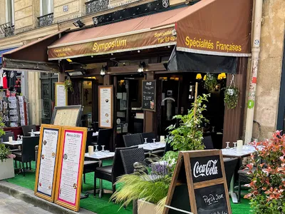 Le Symposium - Francesa in Paris