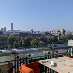 Le Tout-Paris - Francesa