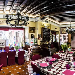 Lo Nuestro Taperia & Restaurante - Restaurante