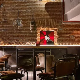 Lynch - Food and Cocktails - Restaurante