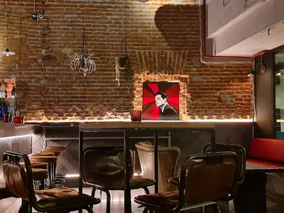 Lynch - Food and Cocktails - Restaurante in Madrid