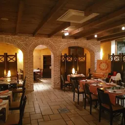 Madre Tierra | Restaurante vegetariano - Vegano en Toledo - Vegetariana y Vegana