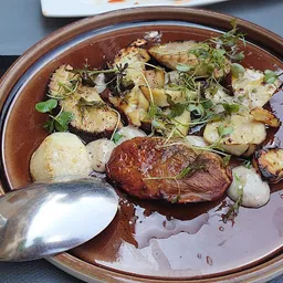 Monocromo vermuteria gastrounderground - Restaurante