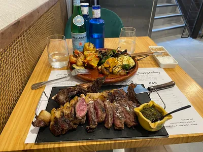 Negro Carbón Albayzín - Restaurante in Granada