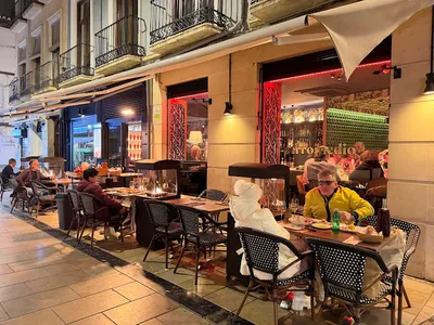 Perromedio - Restaurante in Granada