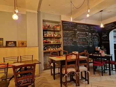 Pizzeria napoletana Piccolo Cesare Pizza NAPOLETANA - Italiana in Florence