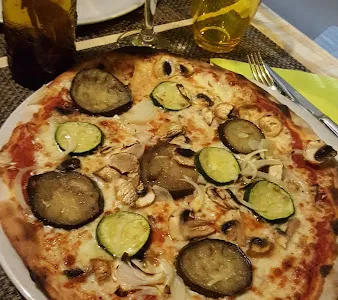 Restaurant Pizzeria La Piccola - Italiana in Girona