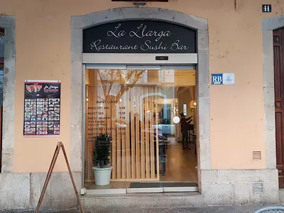 Restaurant Sushi Bar La Llarga - Japonesa in Girona