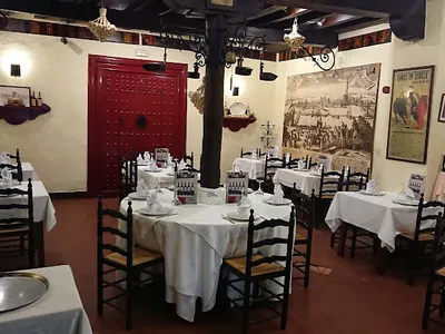 Restaurante Casa Cuesta - Cocina Regional in Seville