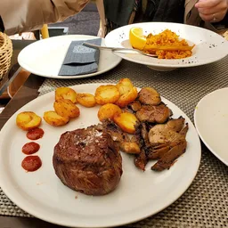 Restaurante Los Manueles - Reyes Católicos - Española