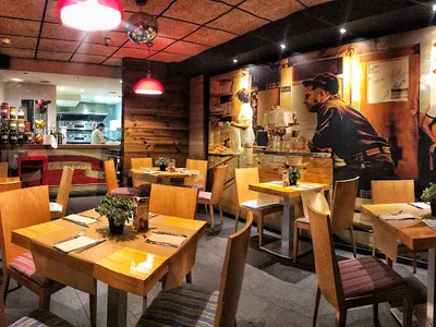 Restaurante Pizzería COMES - Restaurante in Toledo