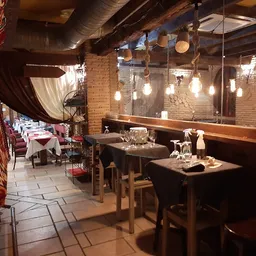 RESTAURANTE TETERÍA RIAD ELVIRA - Oriente Medio