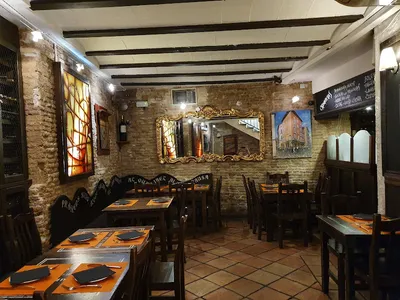 Taberna Doña Casta - Tapas in Zaragoza