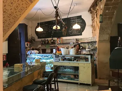 Toque de Queda - Mediterránea in Palma de Mallorca